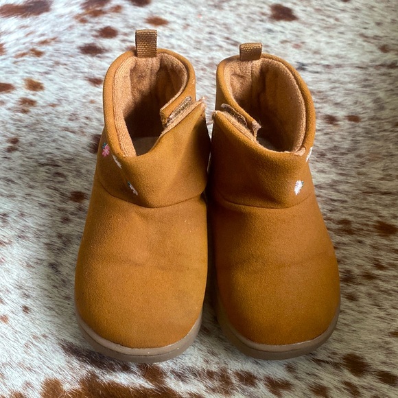 Carters 12-18months Brown Suede Boots - Picture 2 of 4